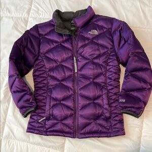 The North Face Girls Purple Puffer 550 Jacket. SzXL(18).